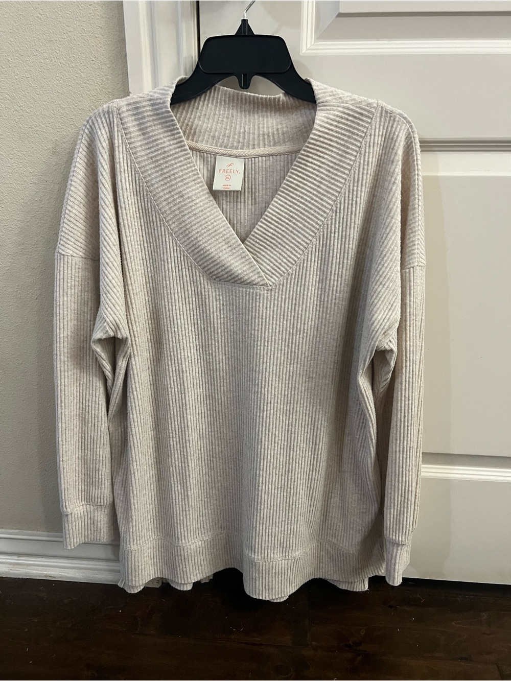 Freely Ribbed V-Neck Sweater - Light Beige